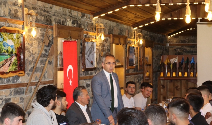 Seydişehir Kaymakamı Pişkin ile Belediye Başkanı Tutal, askere gidecek gençleri ağırladı