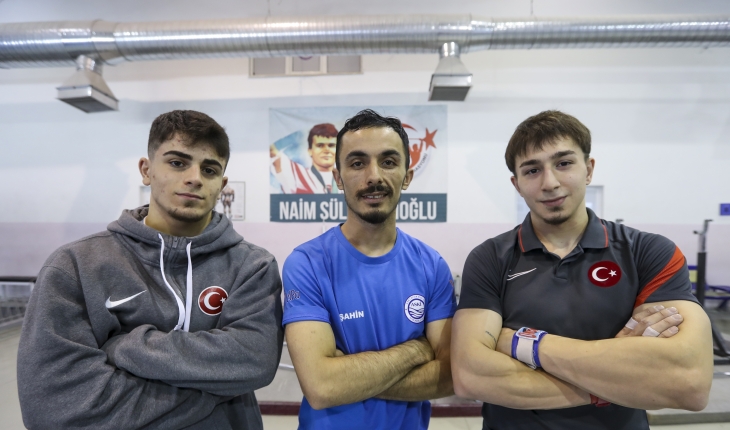 Milli halterciler Konya'da şampiyonluk hedefliyor