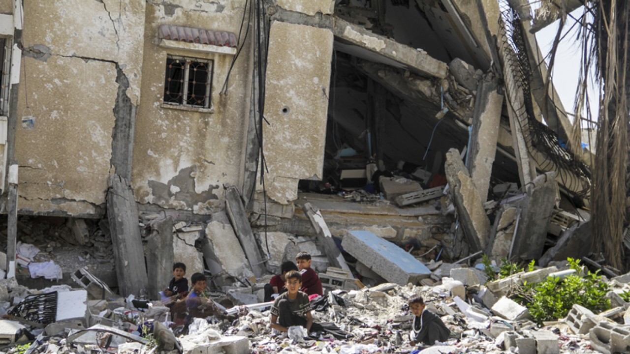 İsrail’in 212 gündür saldırılarını sürdürdüğü Gazze’de can kaybı 34 bin 683’e çıktı