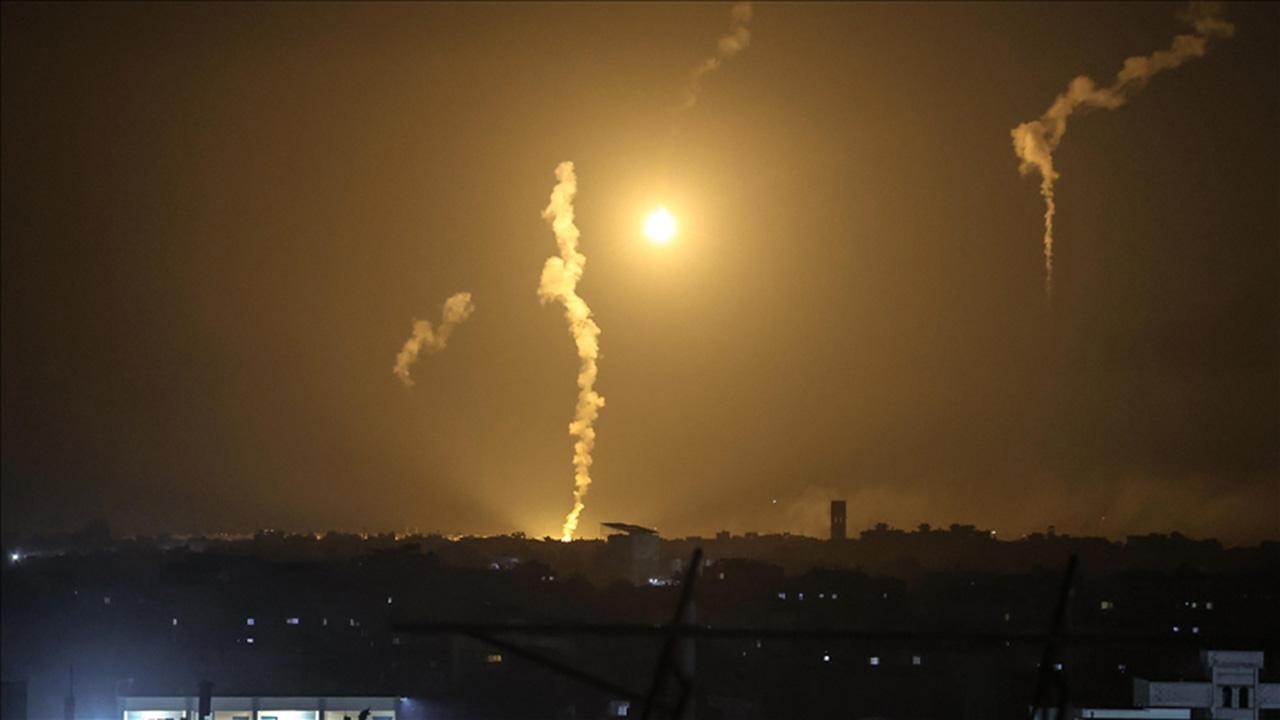 İsrail ordusu, son 24 saatte Gazze'de 100'den fazla yere hava saldırısı düzenledi
